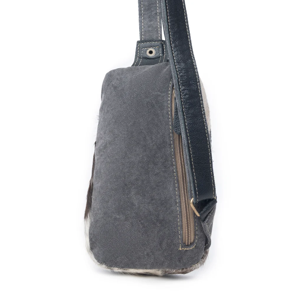 Robnette Ranch Fannypack Bag In Black & White - Image 2